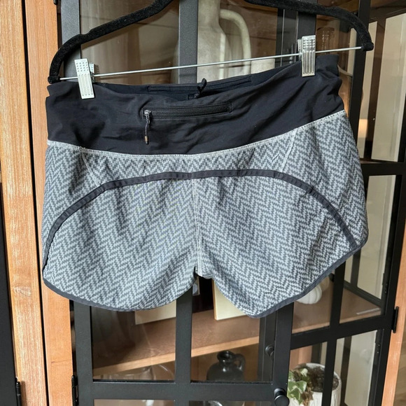 Lululemon Shorts Run Times Stretch Giant Herringbone Swift running low rise - Picture 3 of 6
